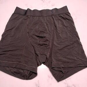 Lululemon men’s dark green always in motion 5” boxer